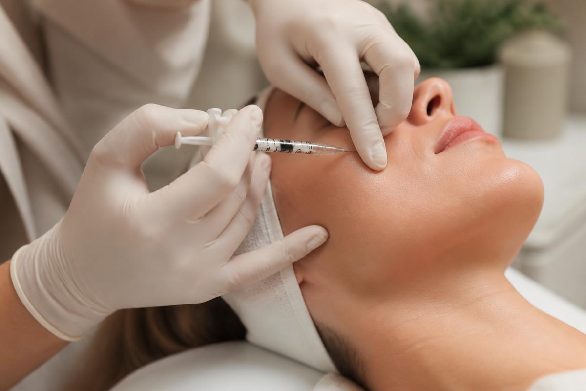 Aesthetic injectable treatment being performed at Belle Lumière